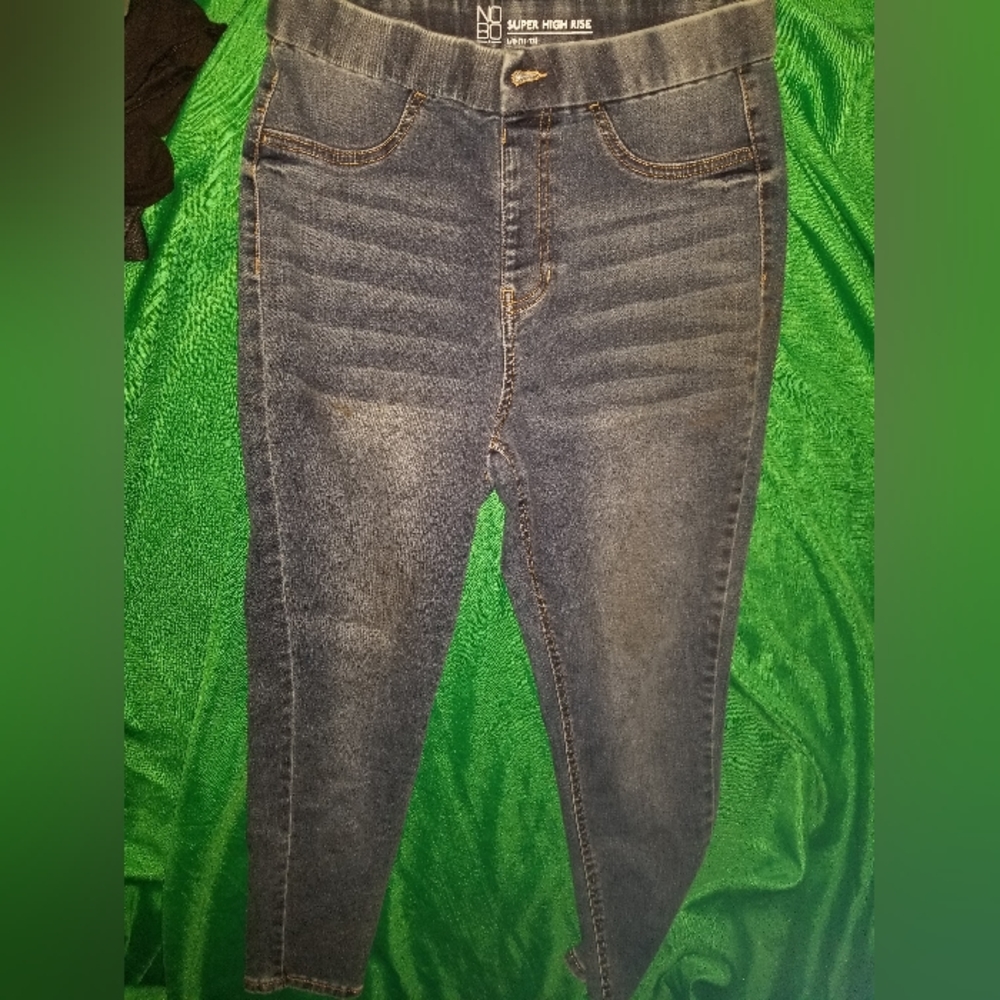 No boundaries super high rise jeggings